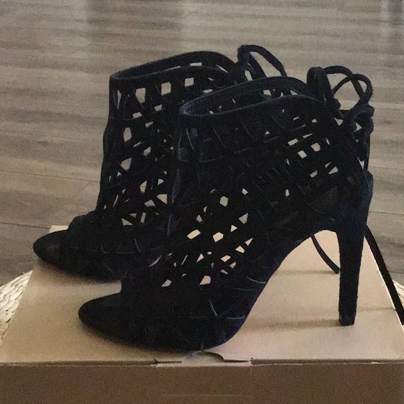 ZARA shoes - Picture 2 of 2